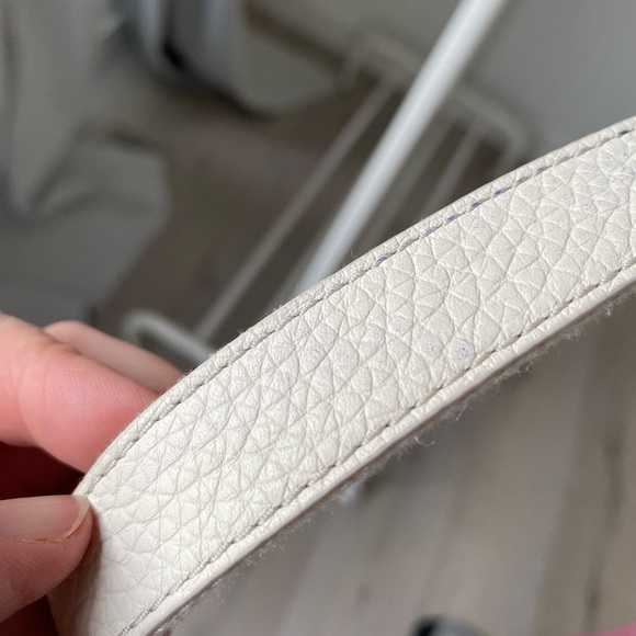 Like New! Fossil White Crossbody Bag - Picture 5 of 16